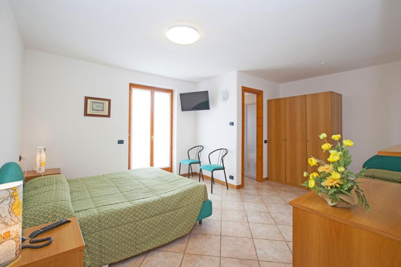 Hotel Max Meuble
