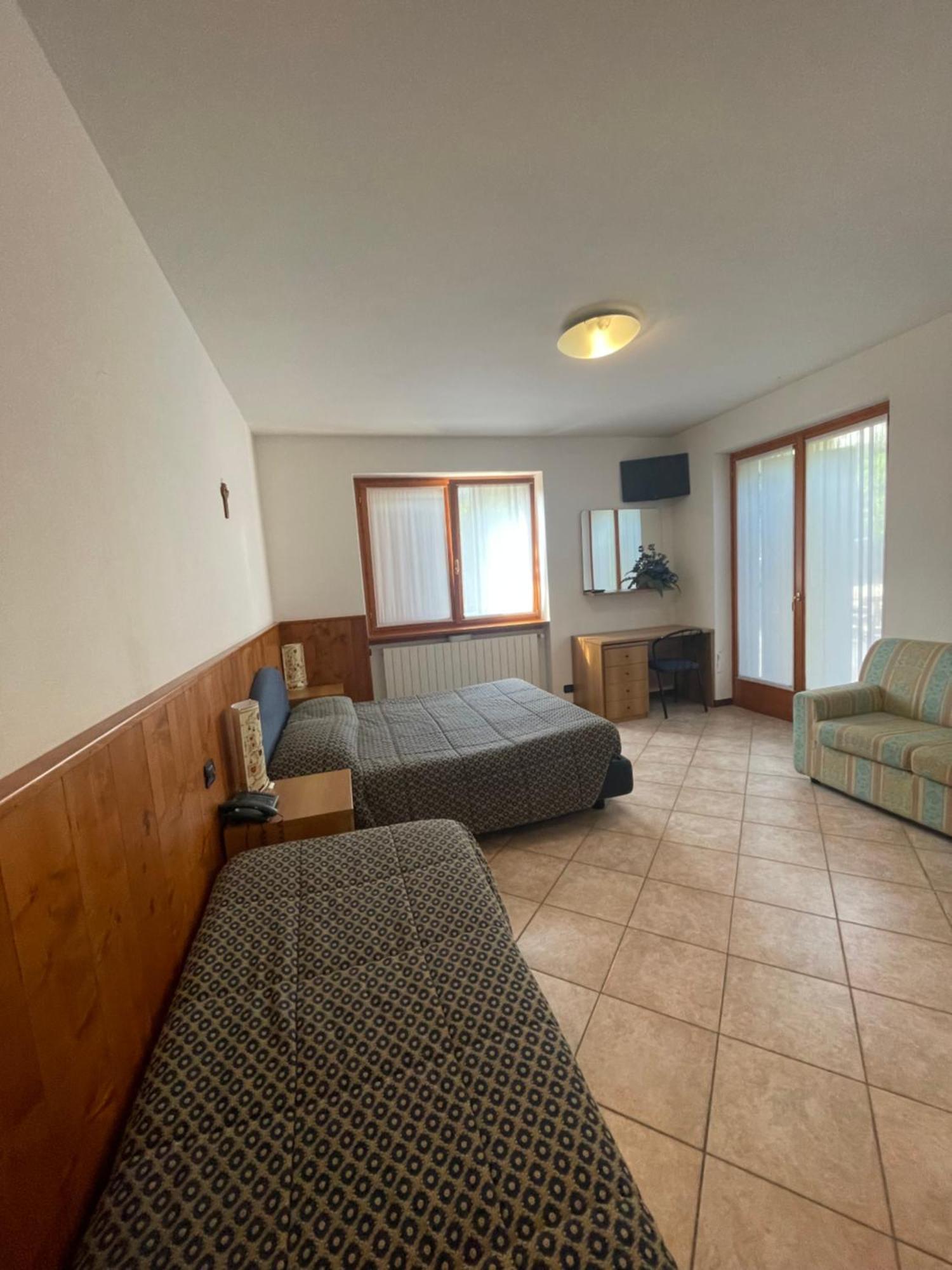 Max Meuble Hotel 3*